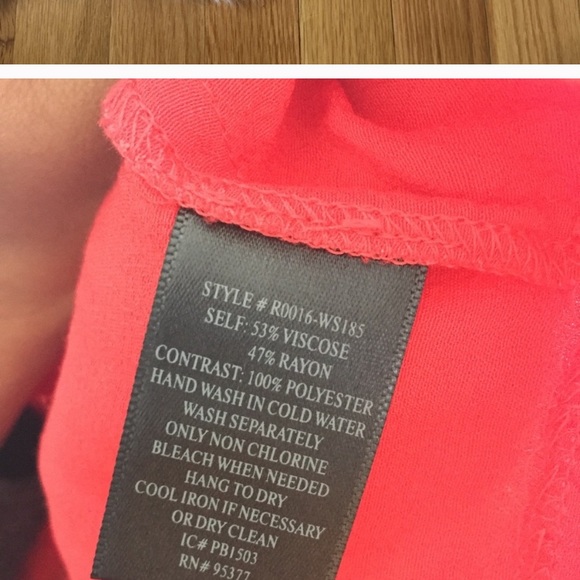 Sanctuary Coral Red Sleeveless Romper. - Picture 6 of 7